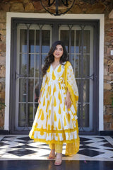 The sunflower set: Beautiful flared cotton anarkali suit (set of 3)
