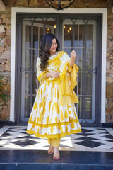 The sunflower set: Beautiful flared cotton anarkali suit (set of 3)